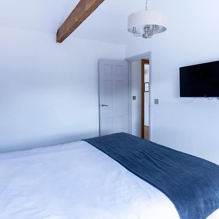 Apartment 6 At Number 8: City Centre, 1 Bedroom, Sofa Bed In Lounge Canterbury Eksteriør billede