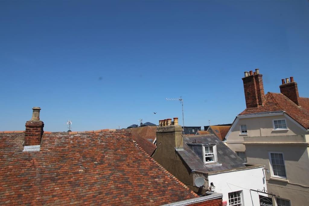 Apartment 6 At Number 8: City Centre, 1 Bedroom, Sofa Bed In Lounge Canterbury Eksteriør billede