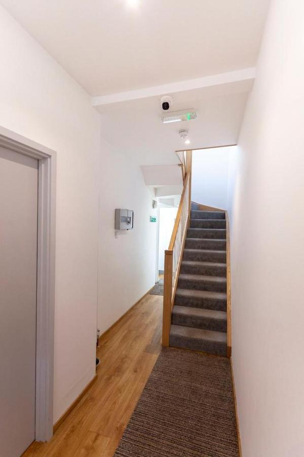Apartment 6 At Number 8: City Centre, 1 Bedroom, Sofa Bed In Lounge Canterbury Eksteriør billede