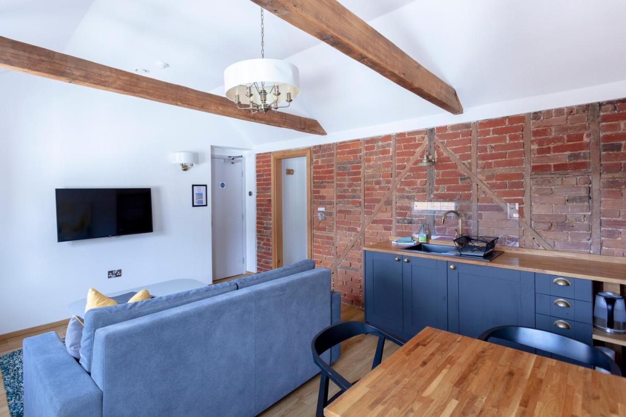 Apartment 6 At Number 8: City Centre, 1 Bedroom, Sofa Bed In Lounge Canterbury Eksteriør billede