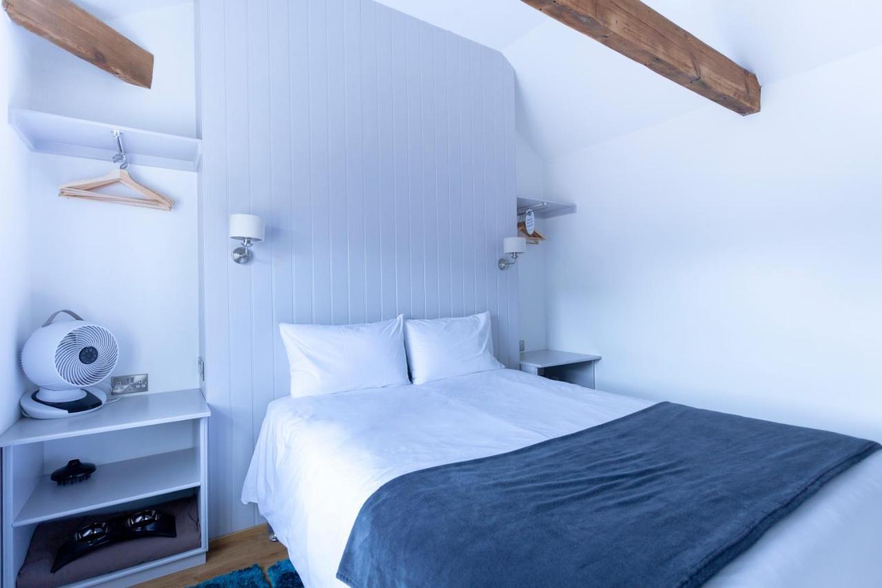 Apartment 6 At Number 8: City Centre, 1 Bedroom, Sofa Bed In Lounge Canterbury Eksteriør billede